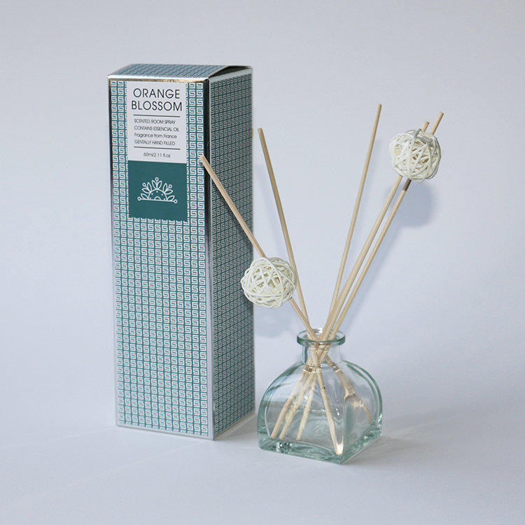60ml reed diffuser in glass bottle with rattan reeds and ball in box